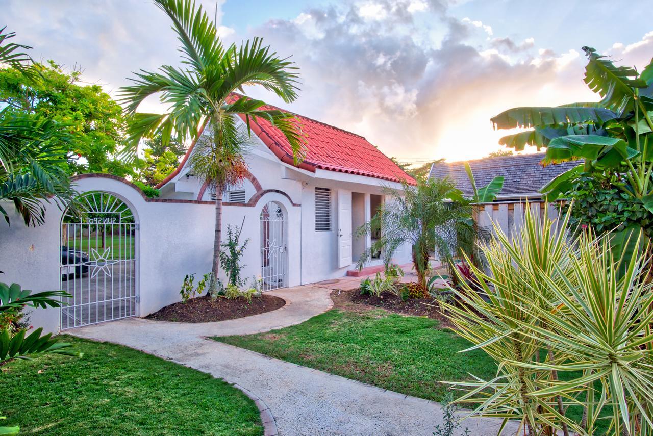 Sunspot Villa Runaway Bay Exterior foto